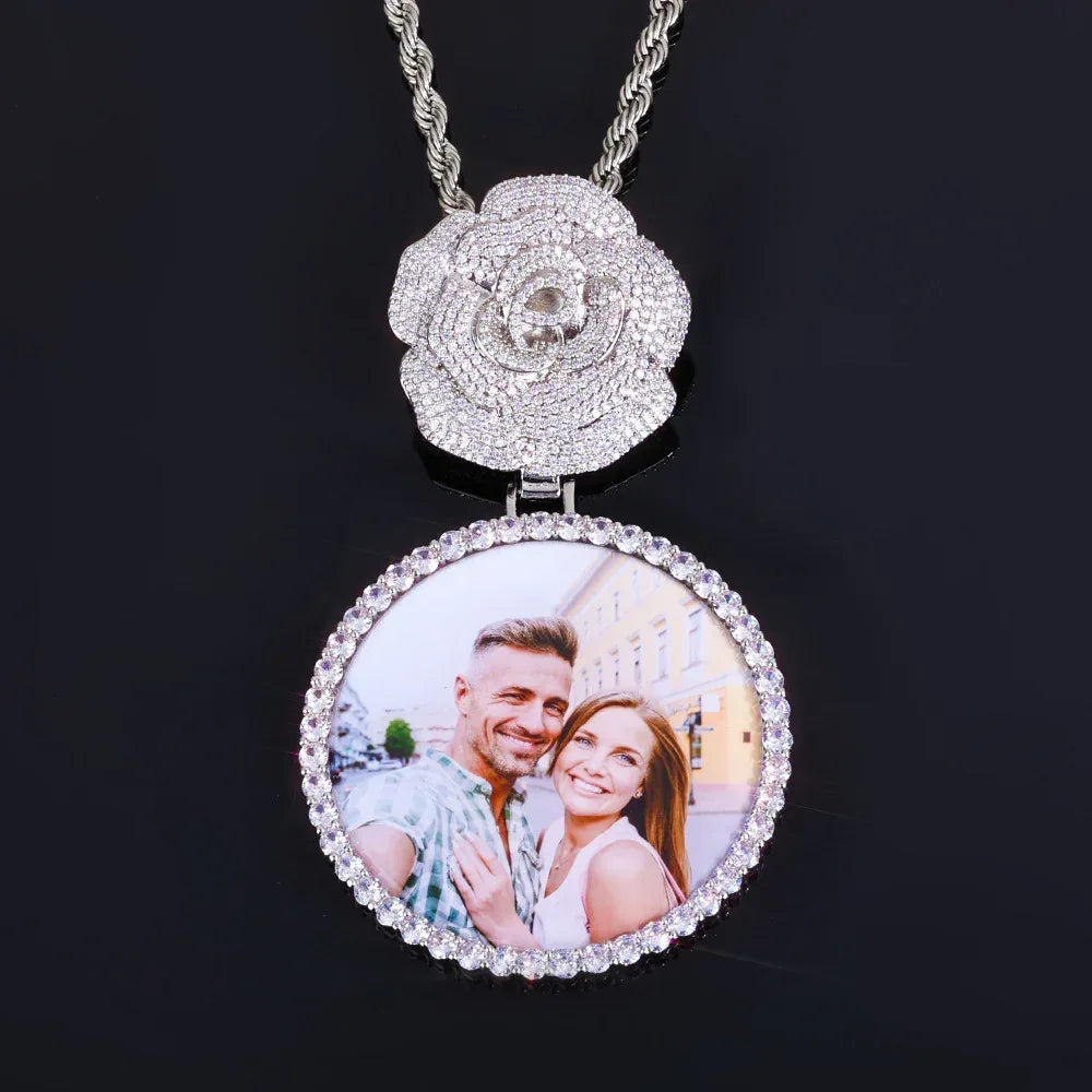 Rose Lock Round Photo Pendant Necklace with Customizable Frame for Men and Women | Caratix Jewelry - CaratixJewelry